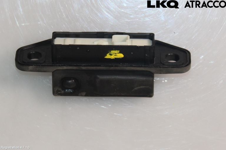 Toyota AURIS 13-19 Bakluke Handtak Ytre