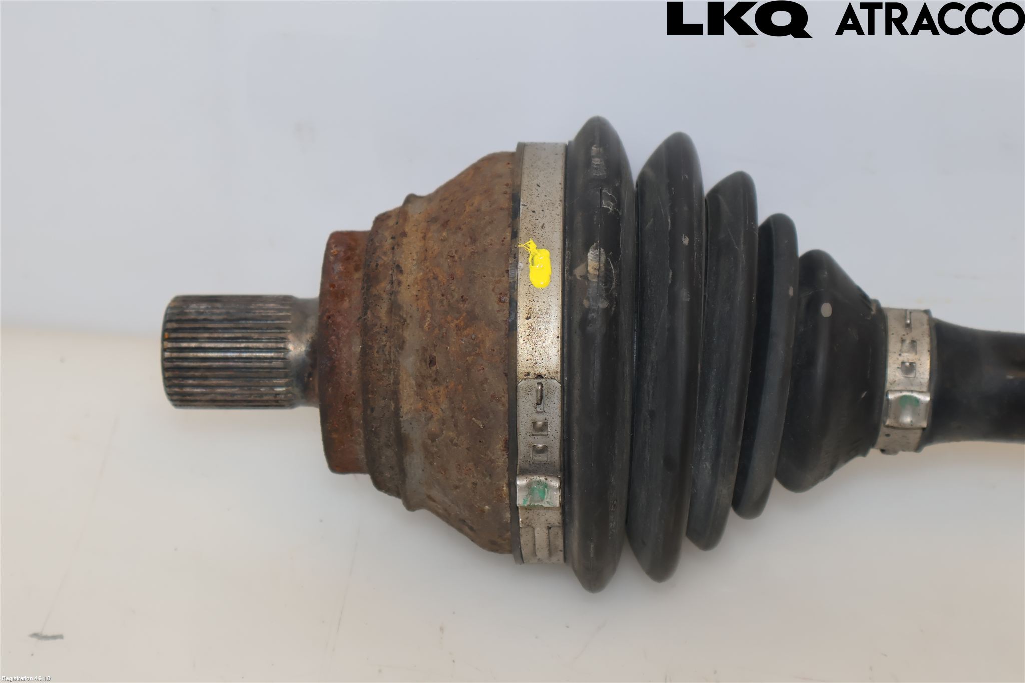 Volkswagen VW PASSAT 11-14 Drivaksel Foran Kompl Venstre