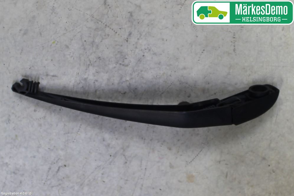 Toyota YARIS XP130 12-14 Viskerarm Bakrute