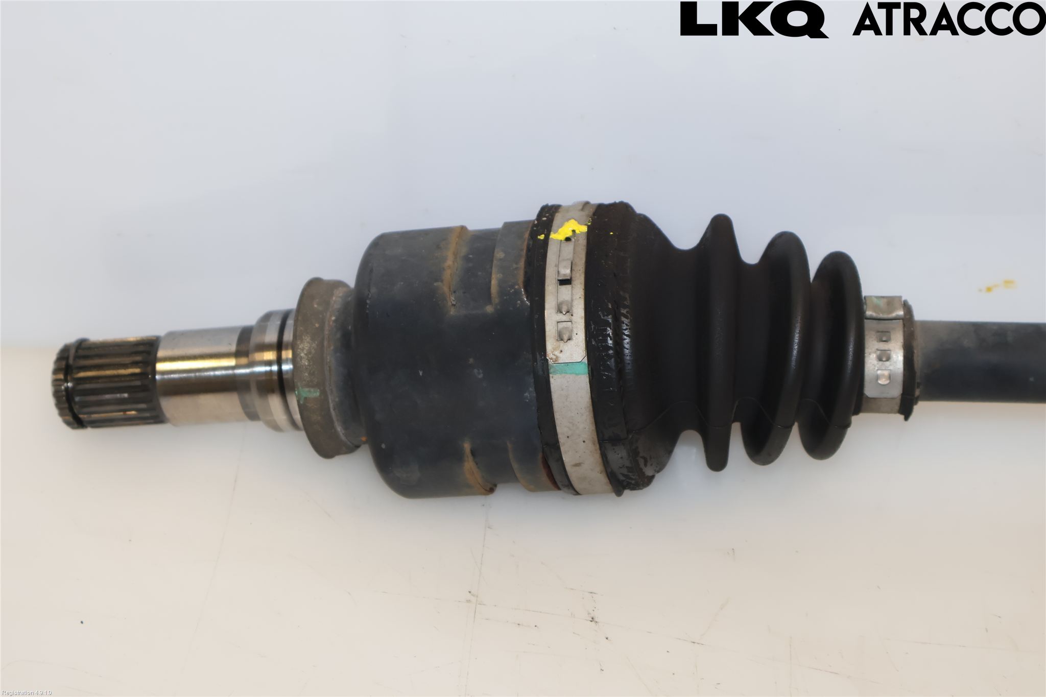 Toyota YARIS XP130 12-14 Drivaksel Foran Kompl Venstre