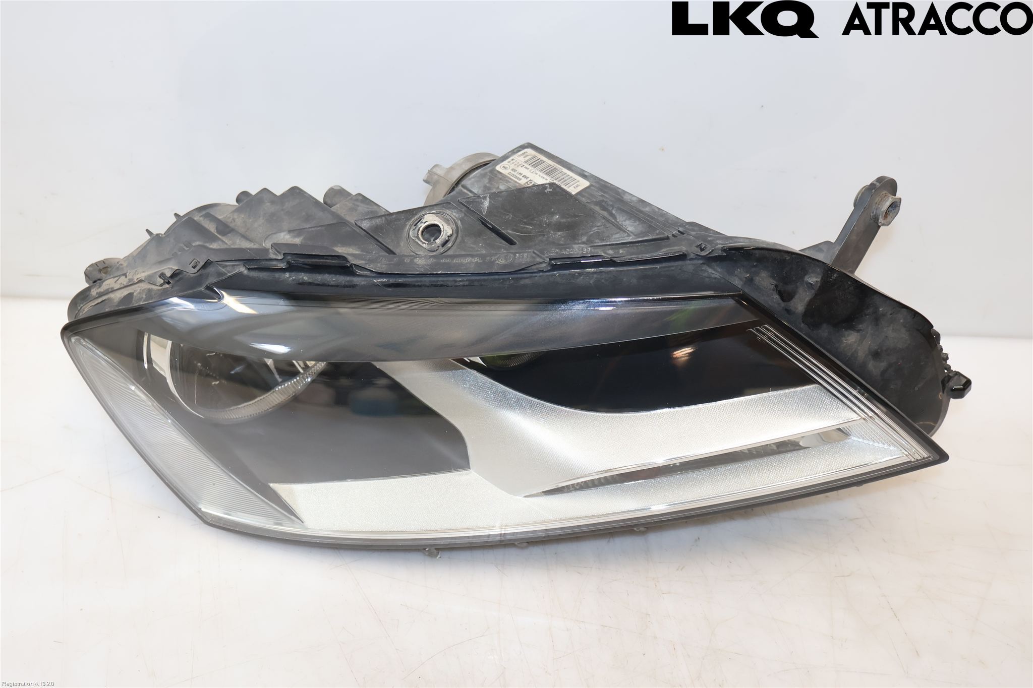 Volkswagen VW PASSAT 11-14 Frontlykt Høyre