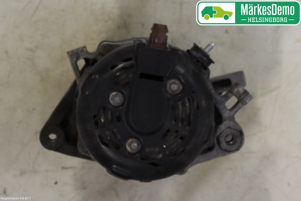 Toyota VERSO-S 11-16 Dynamo