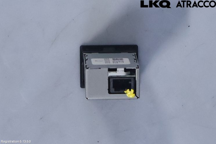 Toyota bZ4X EA10 22- Usb Connection