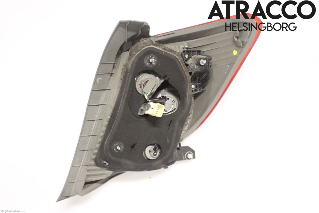 Toyota YARIS XP130 12-14 Baklykt Venstre