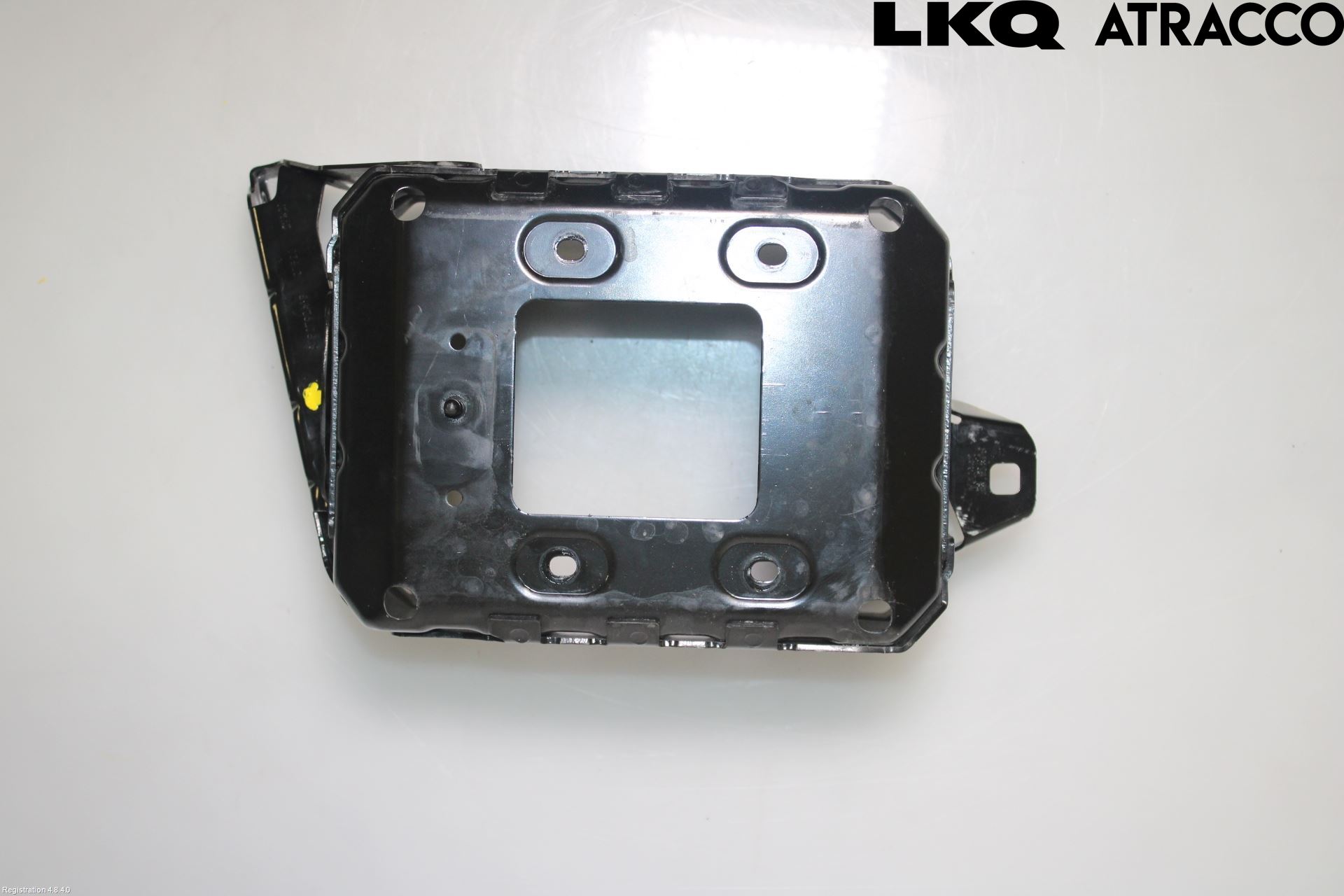 BMW 5 G30/G31/F90 17-23 Batterikasse - Feste - Holder