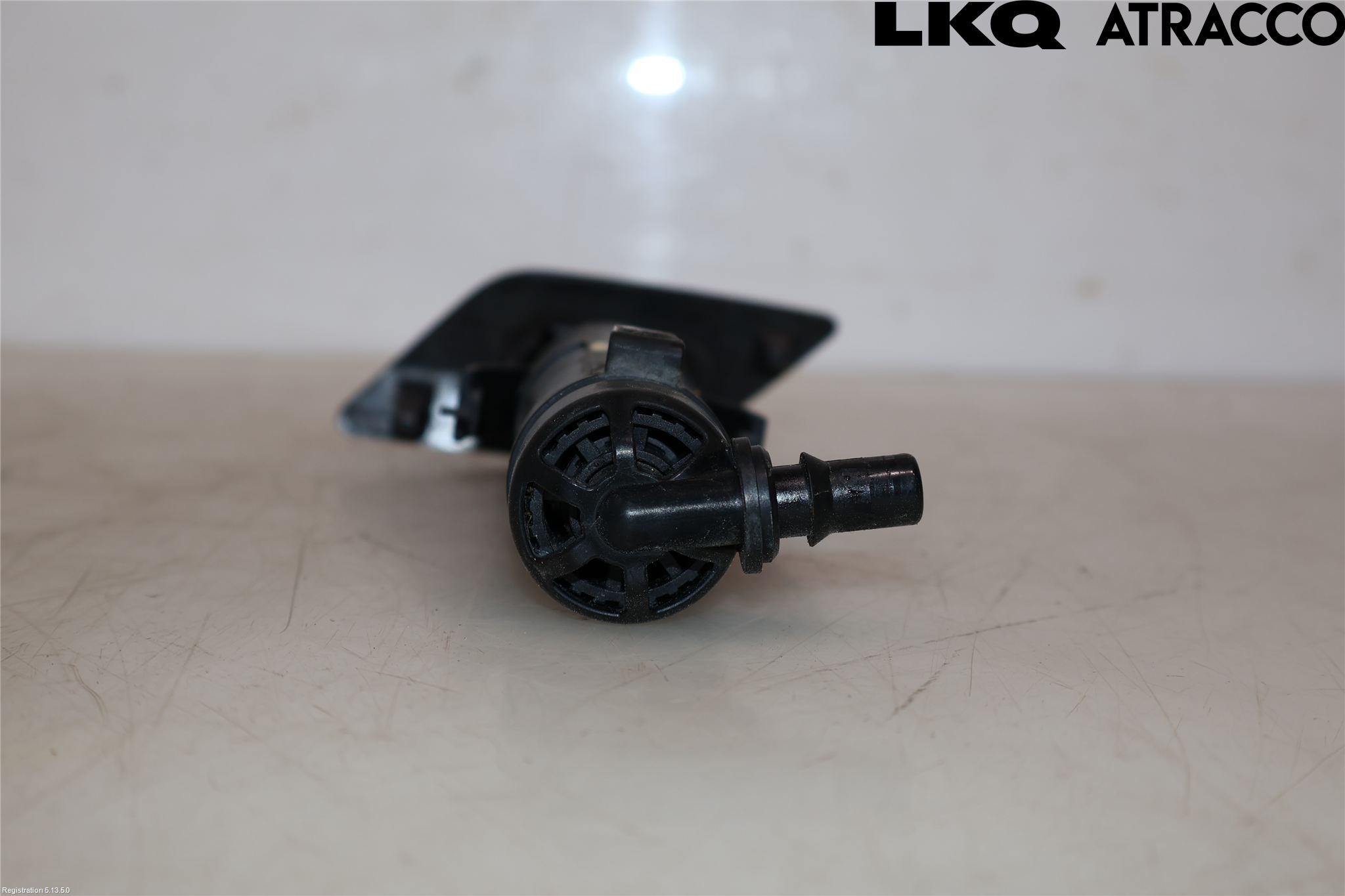 Volkswagen VW TOURAN 10-15 Spylerdyse Frontlykter