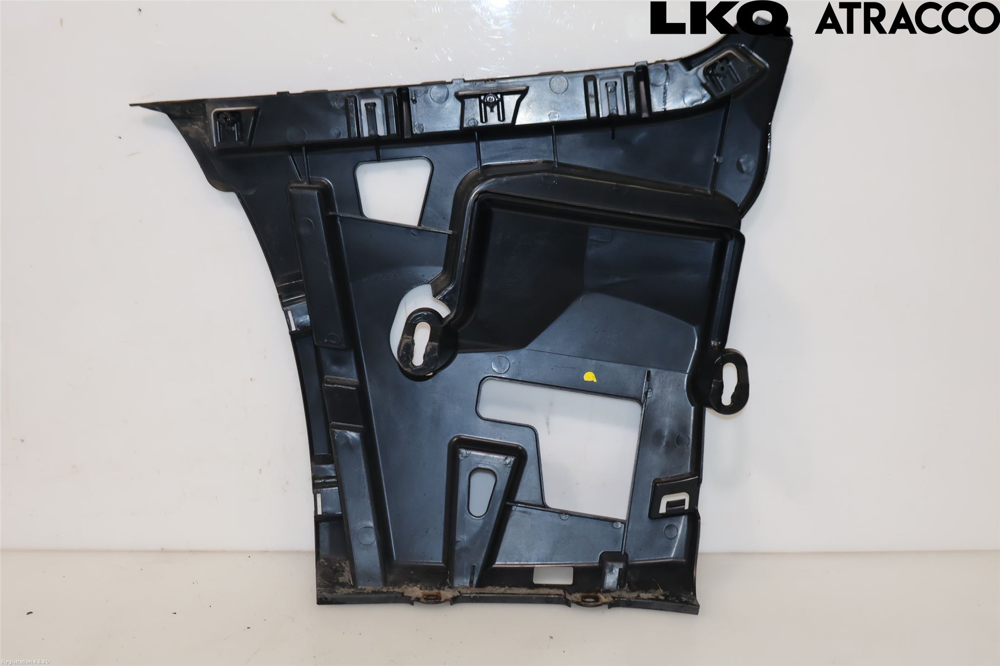 BMW 3 F30/F31/F80 12-19 Støtfangerfeste Bak Høyre