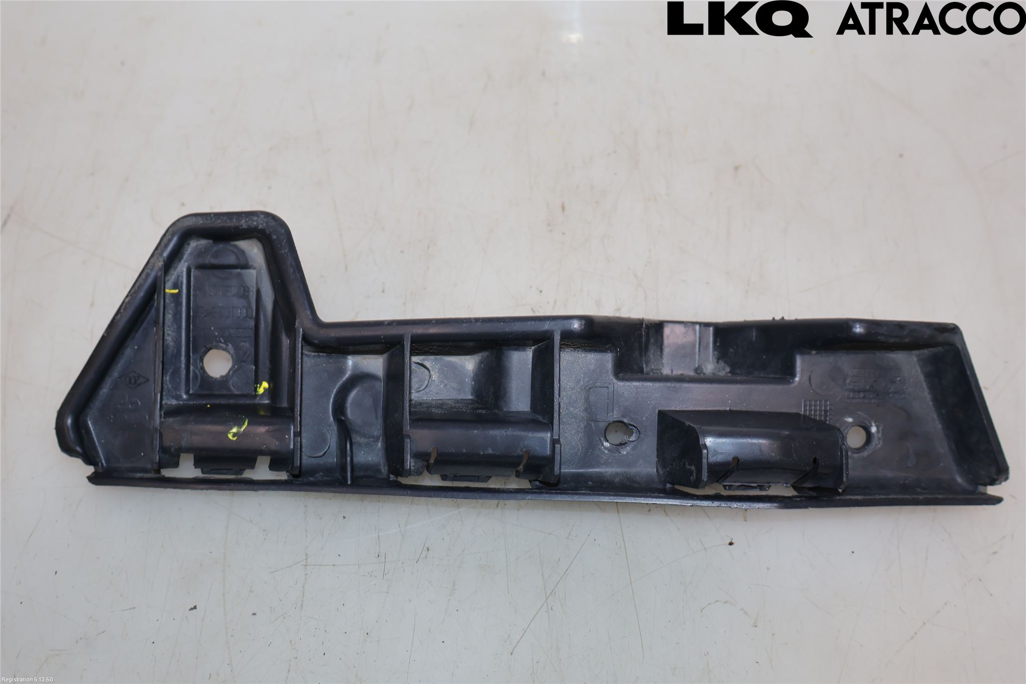 Nissan NV400 12-24 Støtfangerfeste Foran Høyre