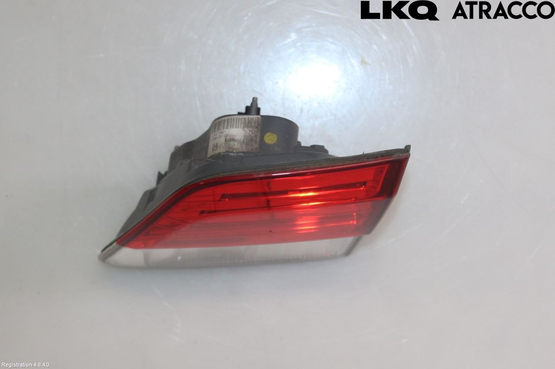 Toyota AVENSIS 09-15 Baklykt Høyre  På Luke(Indre)