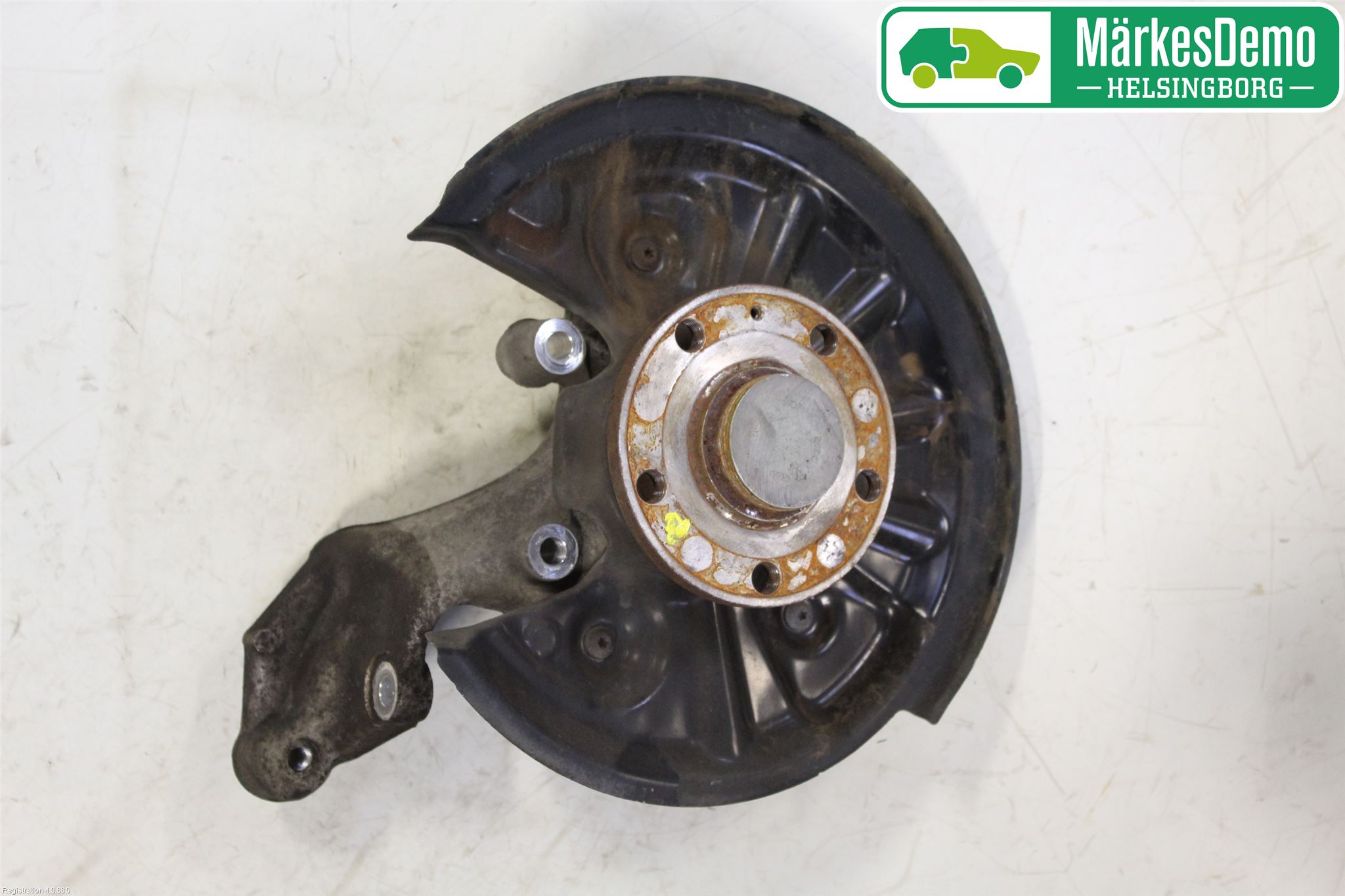 Volkswagen VW PASSAT 15-19 Spindel Vb