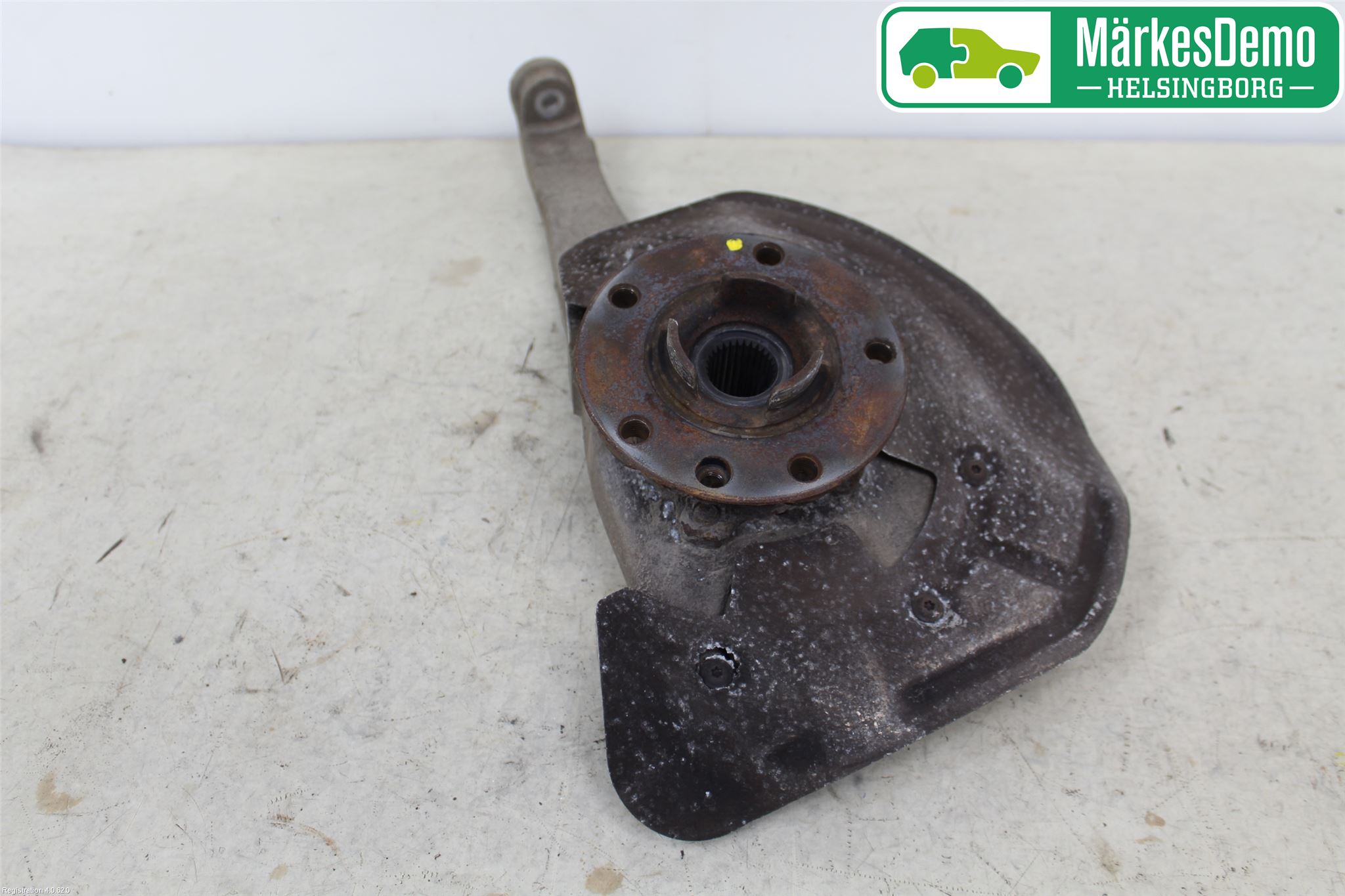 Volkswagen VW TOUAREG 7P 11-18 Spindel Vf