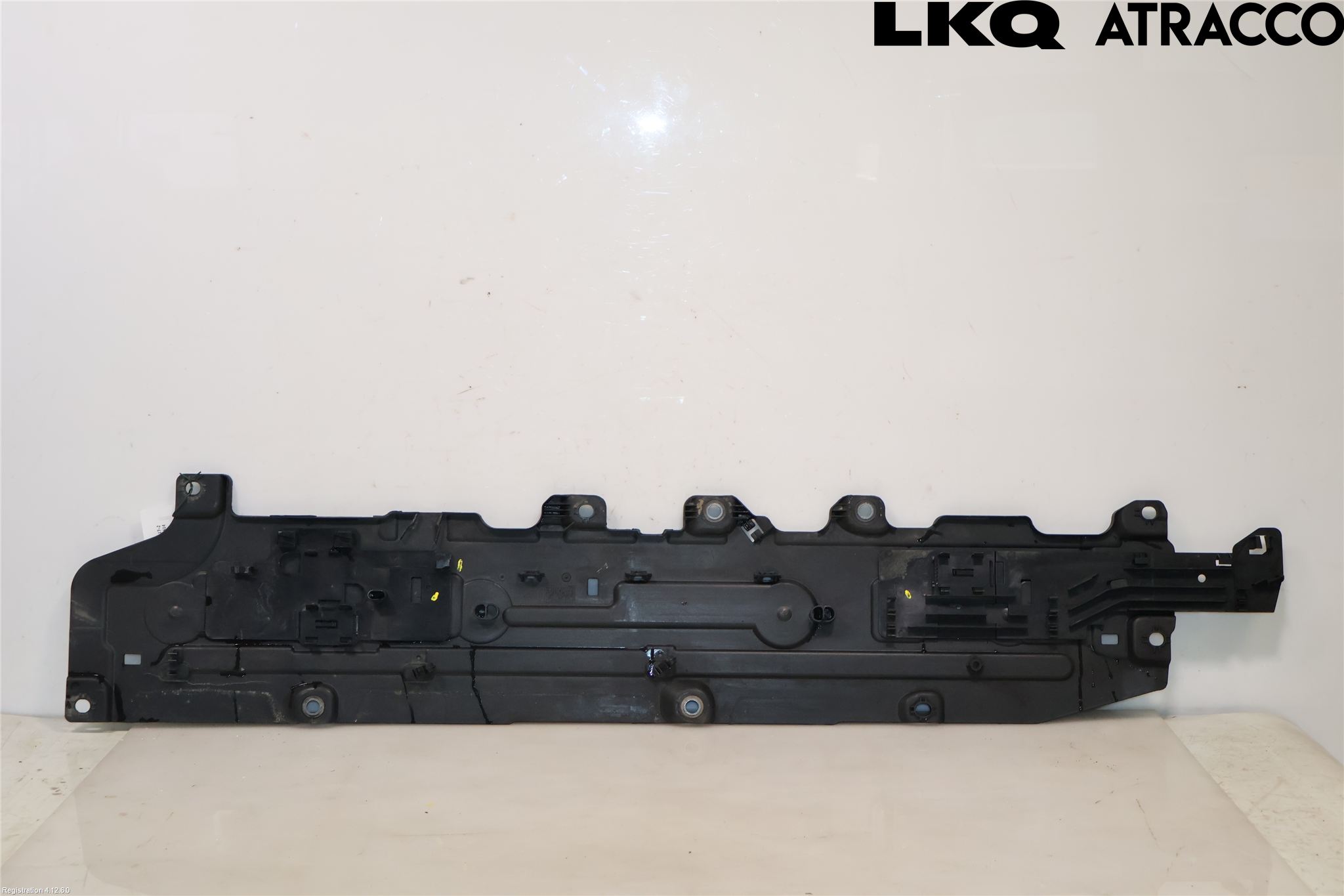 Volvo V90 CROSS COUNTRY 17->> Bunnplate U Motor-Gear-Dørk