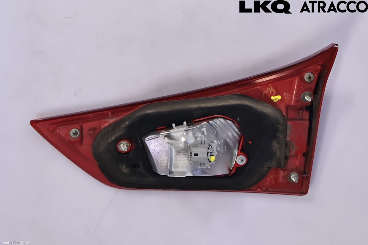 Toyota AURIS 13-19 Baklykt Venstre  På Luke(Indre