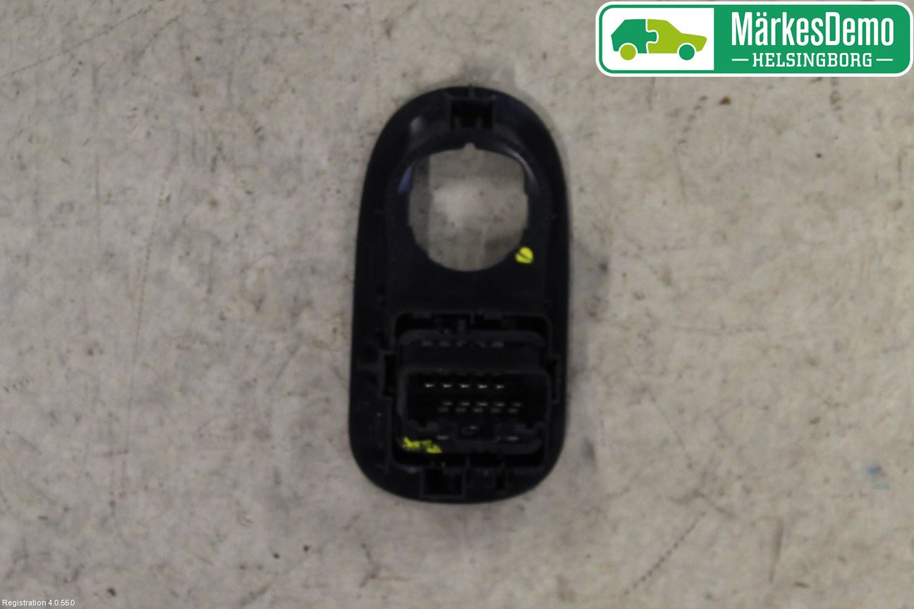 Opel MOVANO B 10-22 Bryter Vindusheis