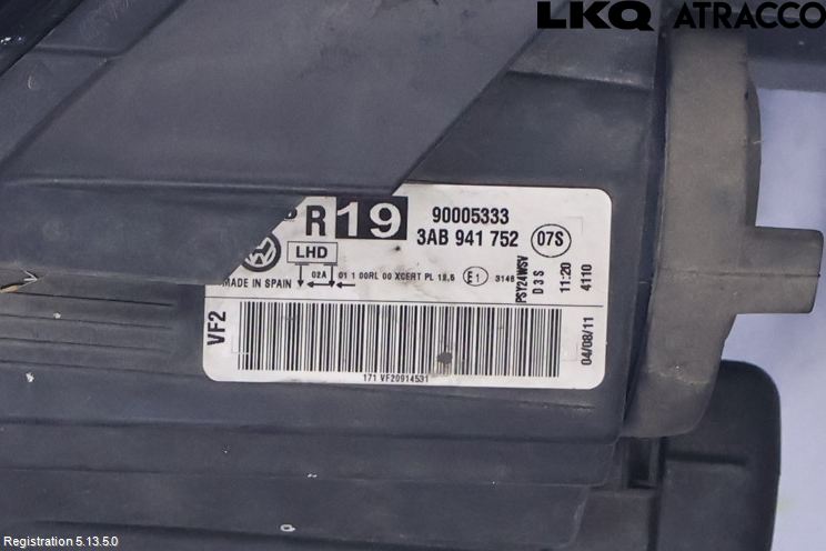 Volkswagen VW PASSAT 11-14 Frontlykt Høyre