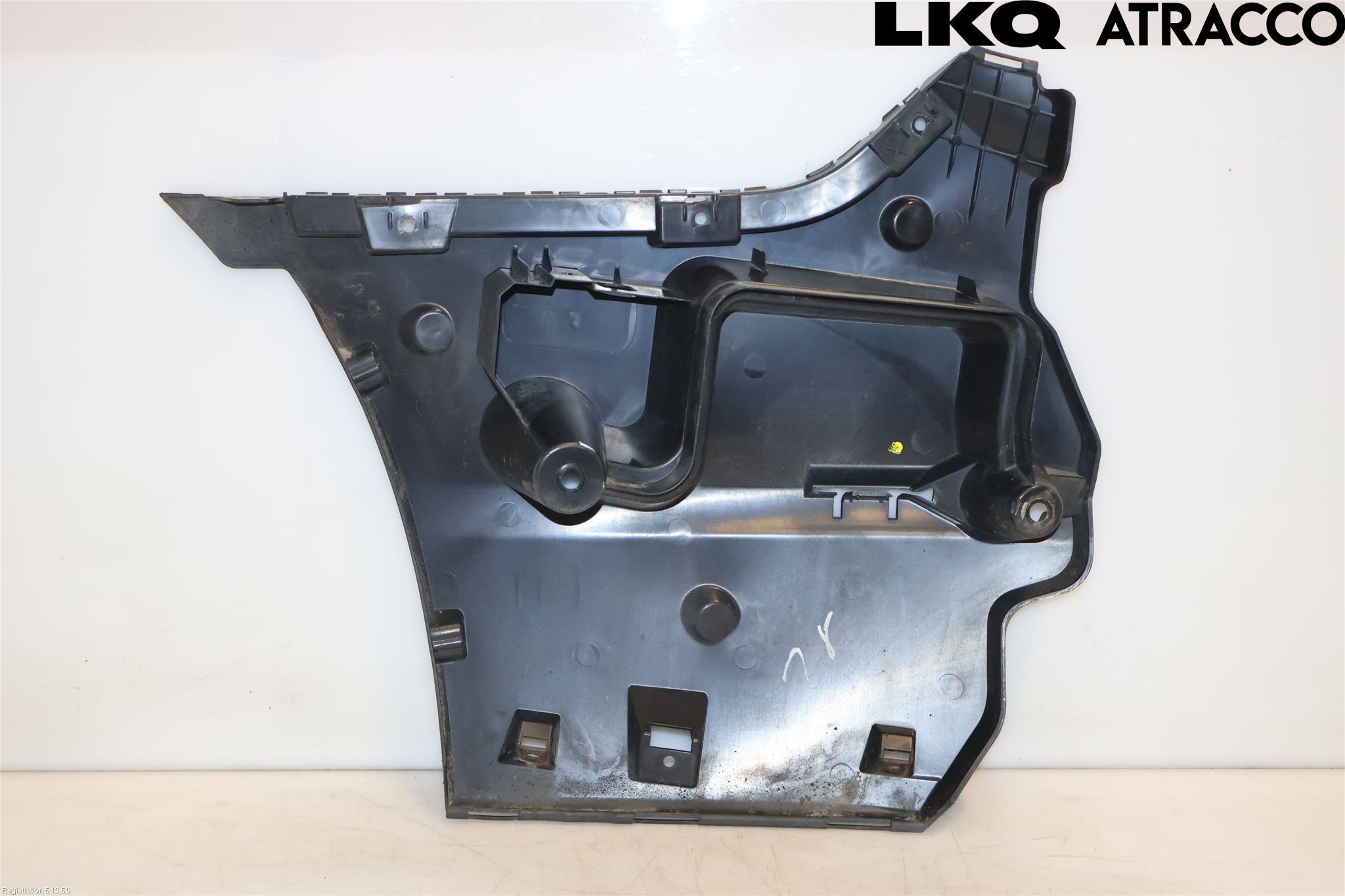 BMW 5 F10/F11/F18 09-17 Støtfangerfeste Bak Høyre