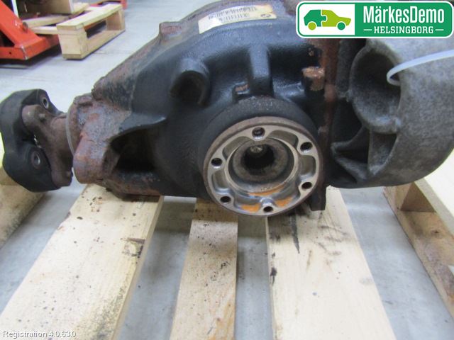 BMW 1 E87/81 5D/3D 03-11 Bakaksel Kardang Bak -Diff