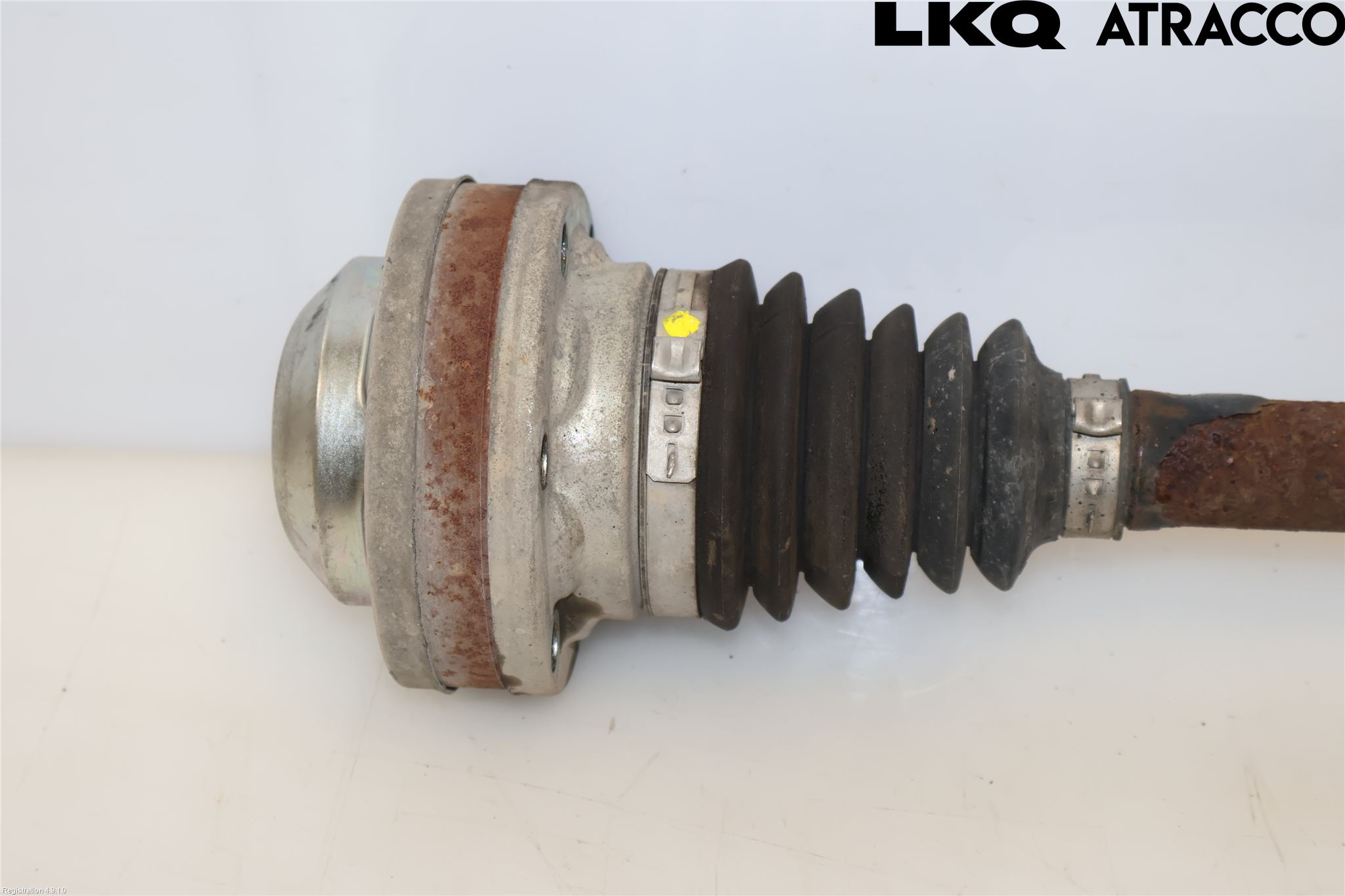 Volkswagen VW PASSAT 15-19 Drivaksel Foran Kompl Venstre