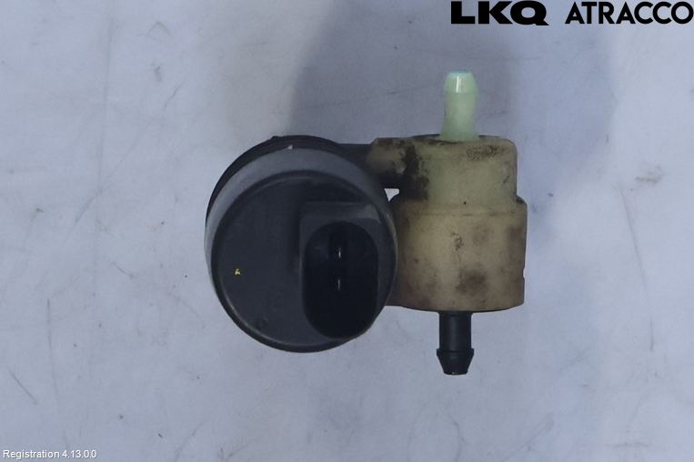 Mitsubishi OUTLANDER 07-12 Spylerpumpe Frontrute