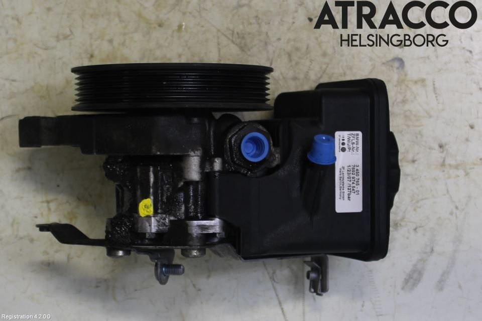 BMW X3 E83     03-10 Servo Pumpe