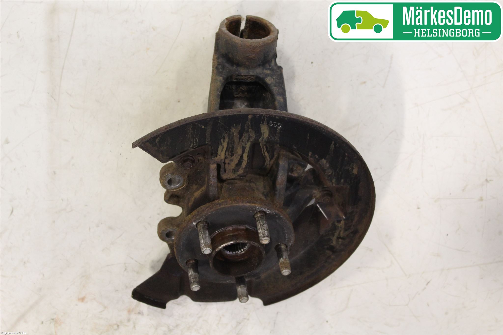 Ford KUGA 13-16 Spindel Vf