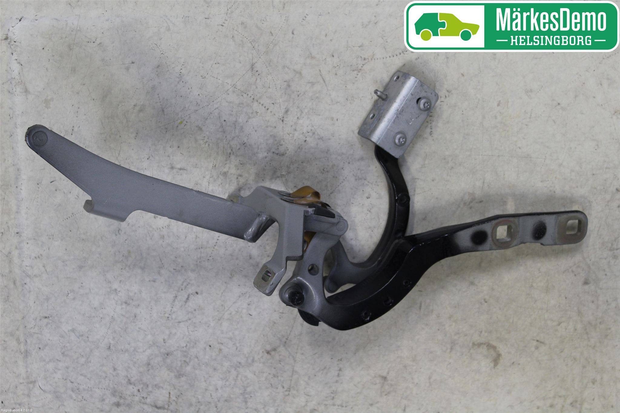 BMW 5 F10/F11/F18 09-17 Bakluke Hengsel Venstre