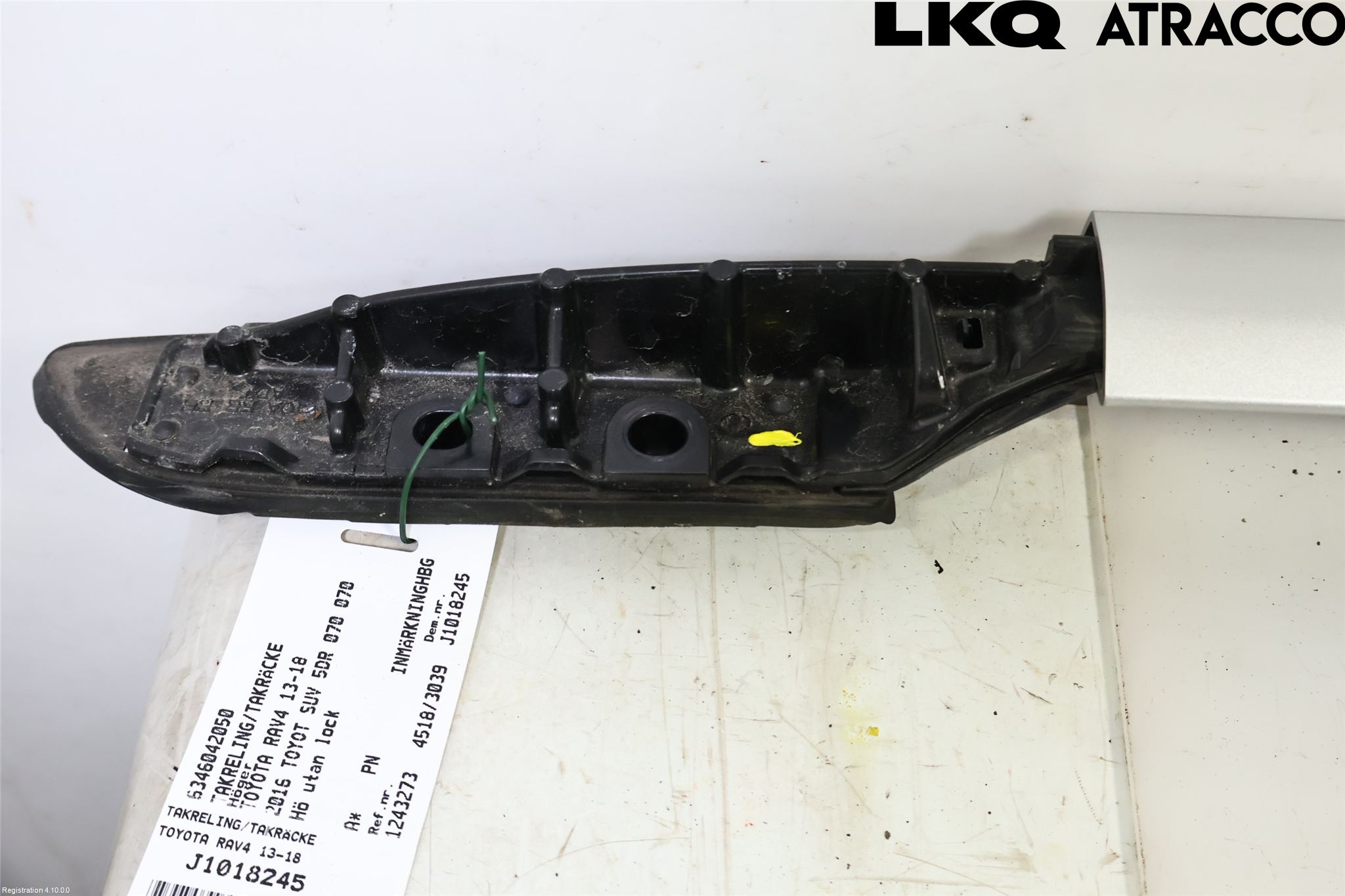 Toyota RAV4 13-18 Takrails - Stativ
