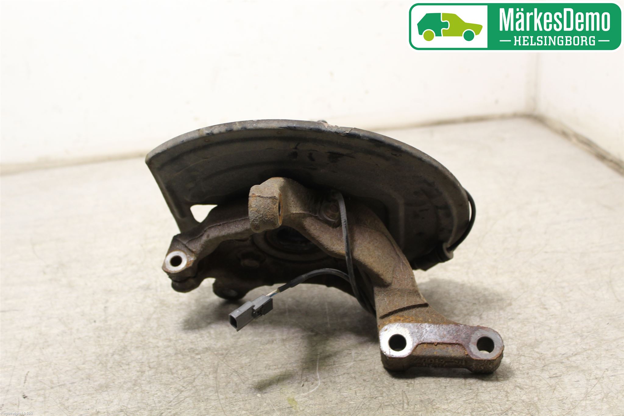 Nissan JUKE 10-14 Spindel Vf