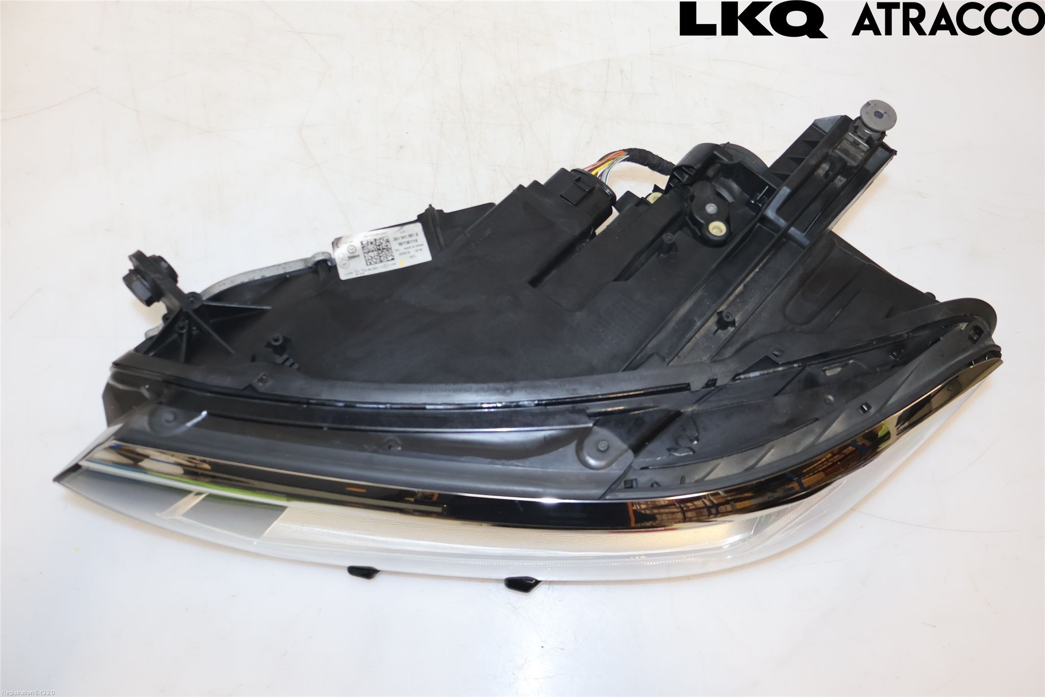 Volkswagen VW PASSAT 15-19 Frontlykt Venstre
