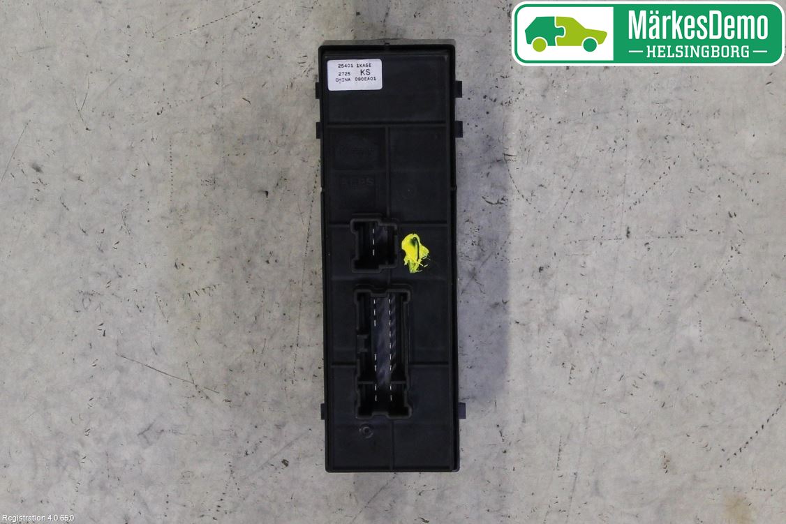 Nissan JUKE 14-19 Bryter Vindusheis
