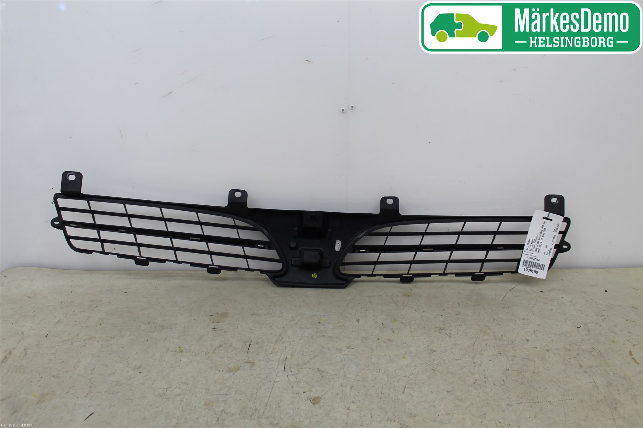 Nissan INTERSTAR 02-11 Grill Komplett
