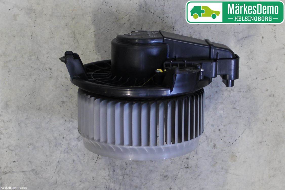 Toyota VERSO 09-18 Varmeapparat Viftemotor