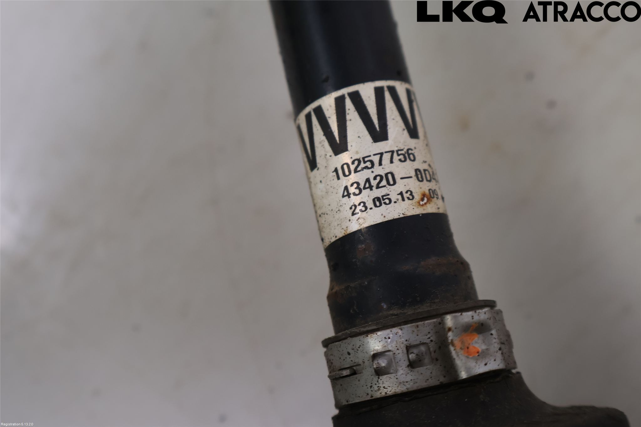 Toyota YARIS XP130 12-14 Drivaksel Foran Kompl Venstre