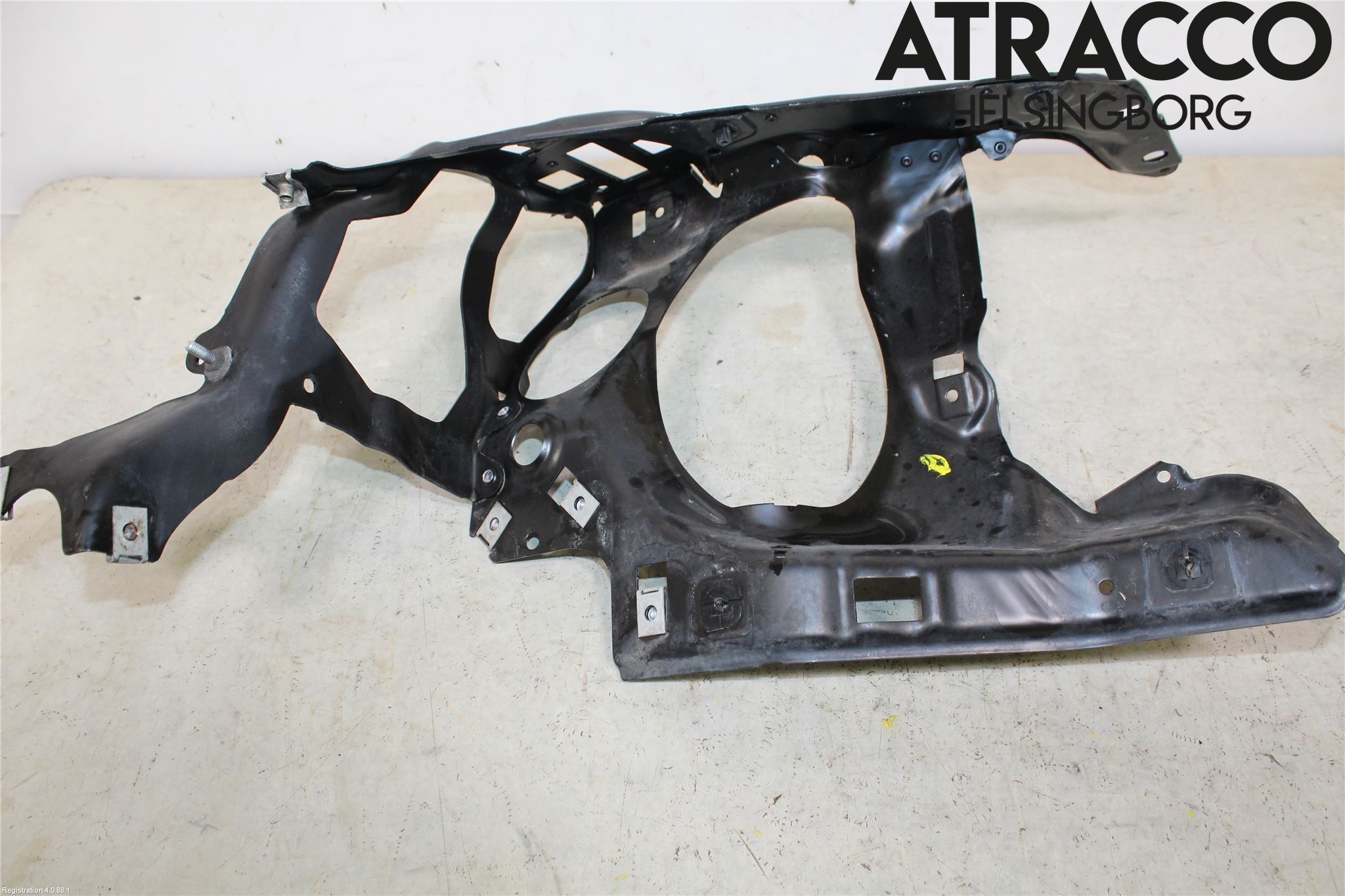 BMW 7 E65/66    00-08 Frontlykt Holder-Feste