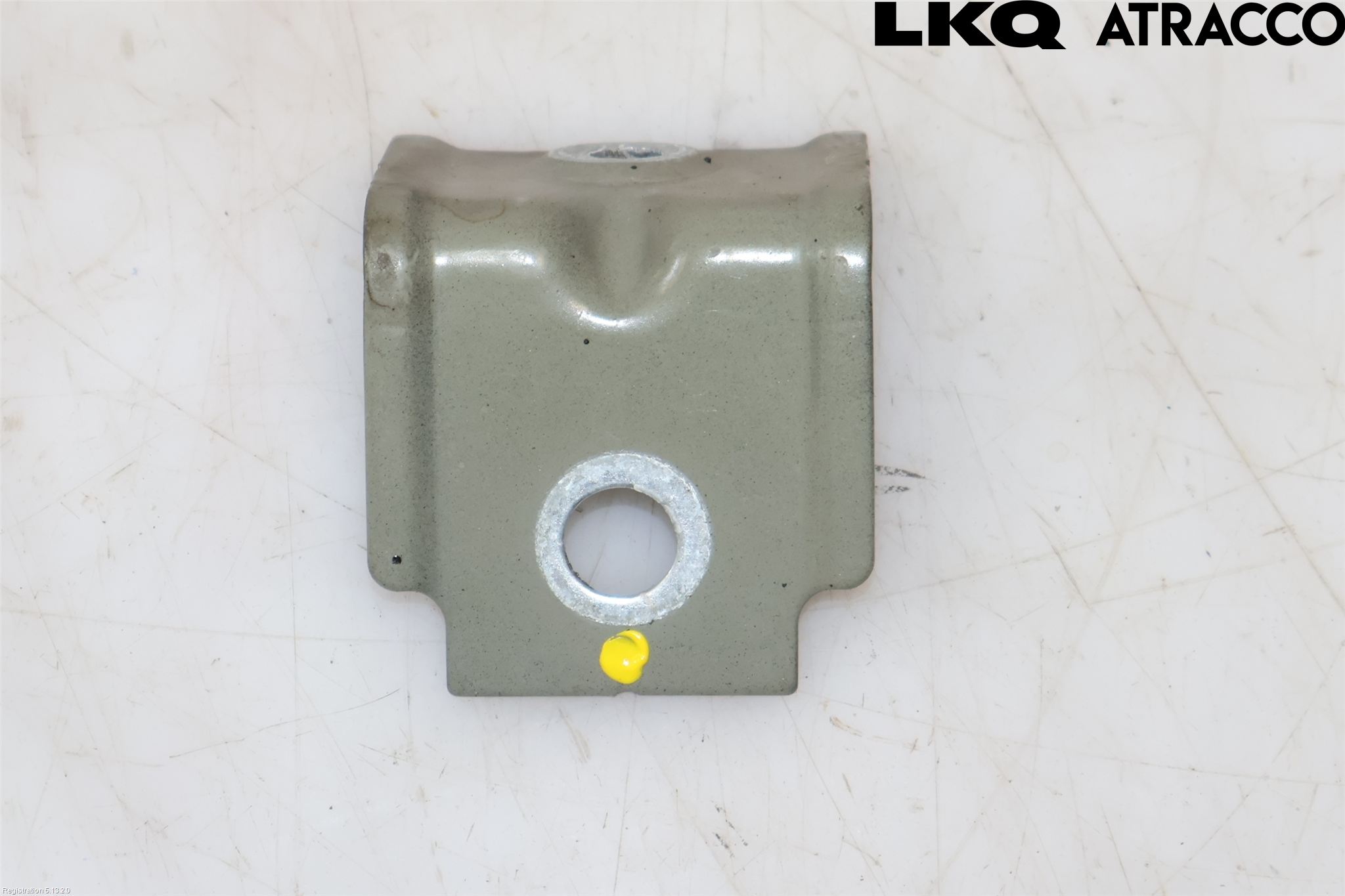 Volkswagen VW PASSAT 15-19 Frontskjermfeste Venstre