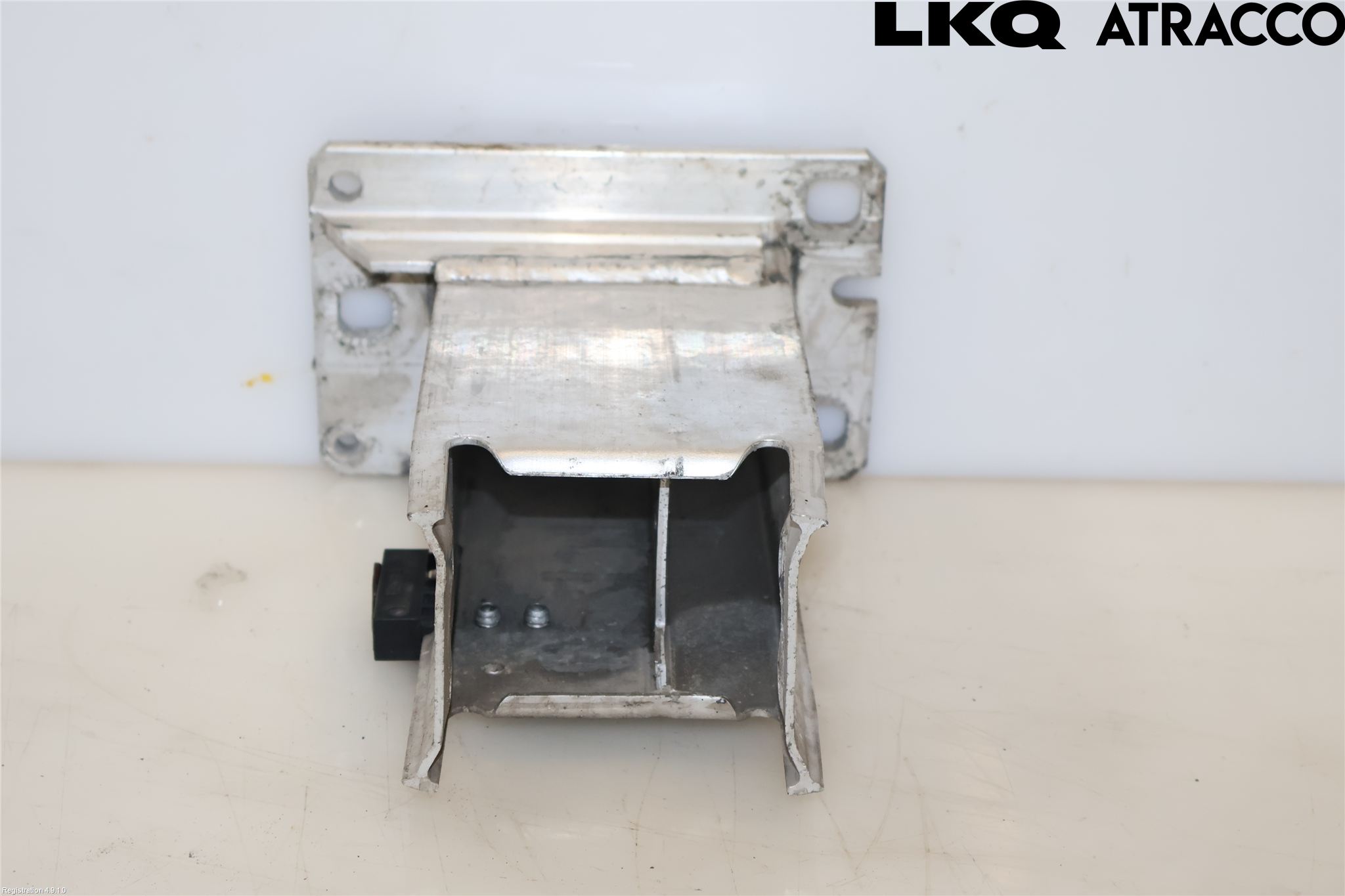 Audi A4 12-15 Støtfanger Foran Feste