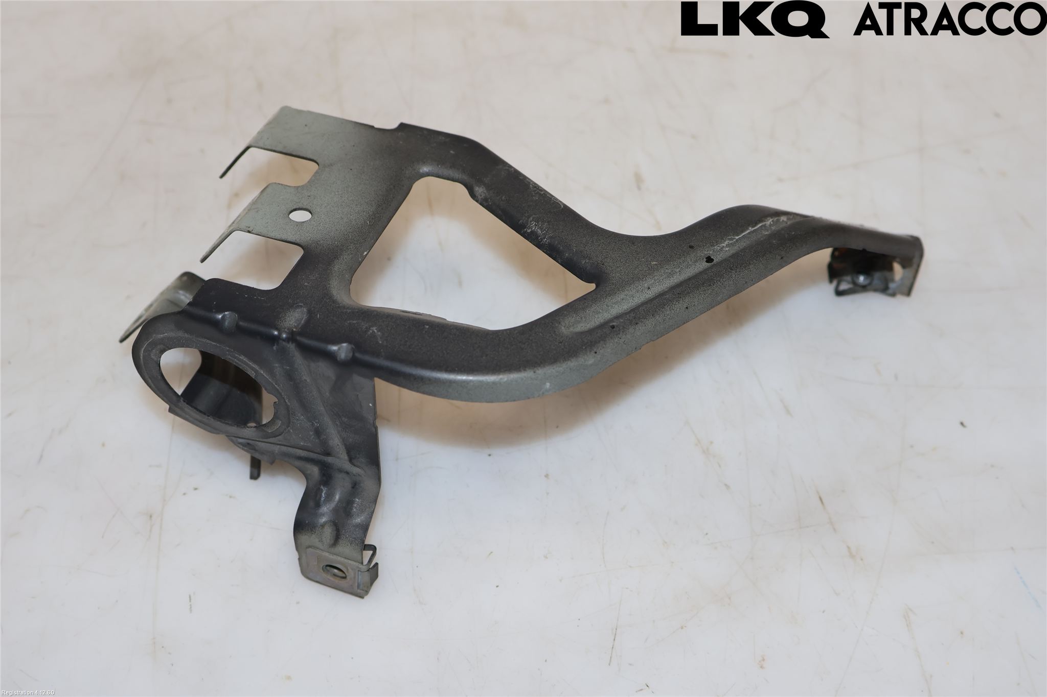 BMW 5 F10/F11/F18 09-17 Frontskjermfeste Venstre
