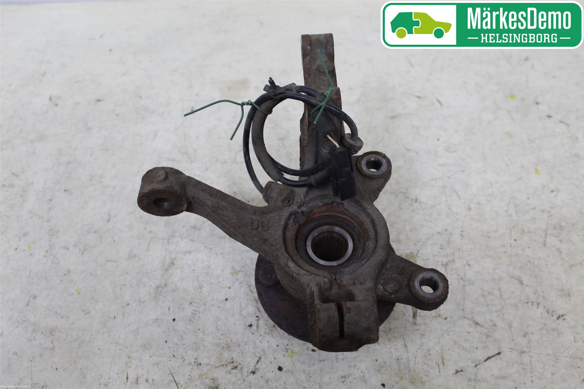 Mazda 2 (DE) 08-15 Spindel Vf
