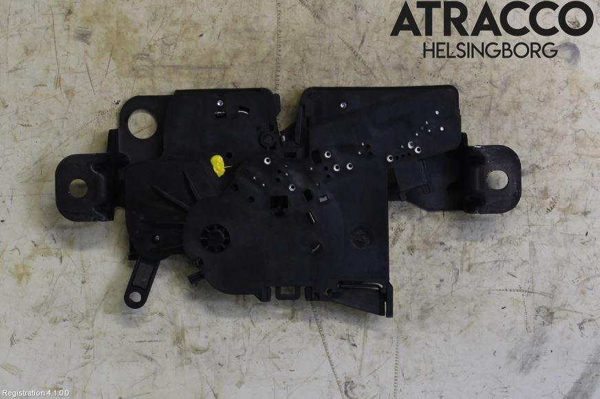 BMW 5 G30/G31/F90 17-23 Bakluke-Lokk Låsekasse
