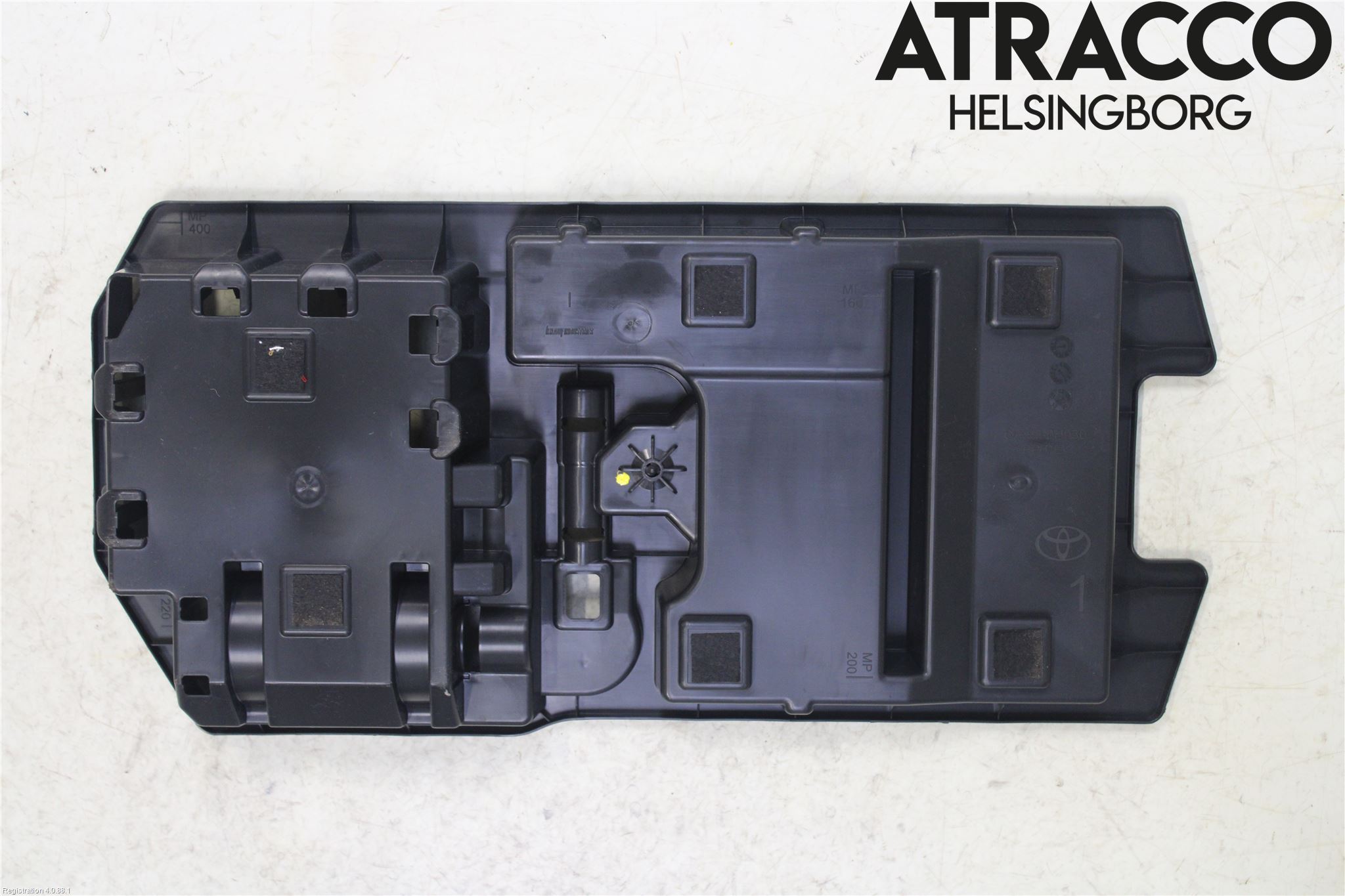 Toyota AYGO X AB70 22- Verktøyrom - Oppbevaring