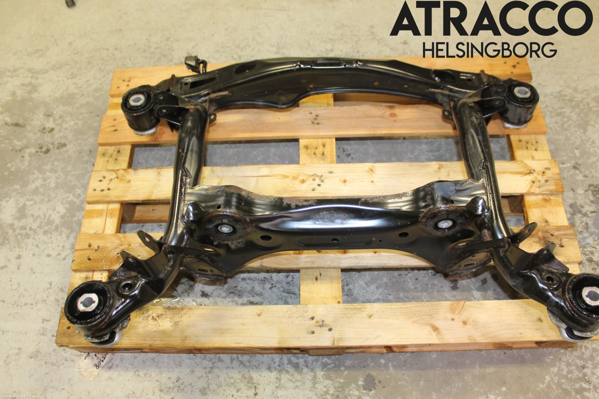 Audi A4/S4 B9 16-19 Bakaksel Feste Travers-Ramme