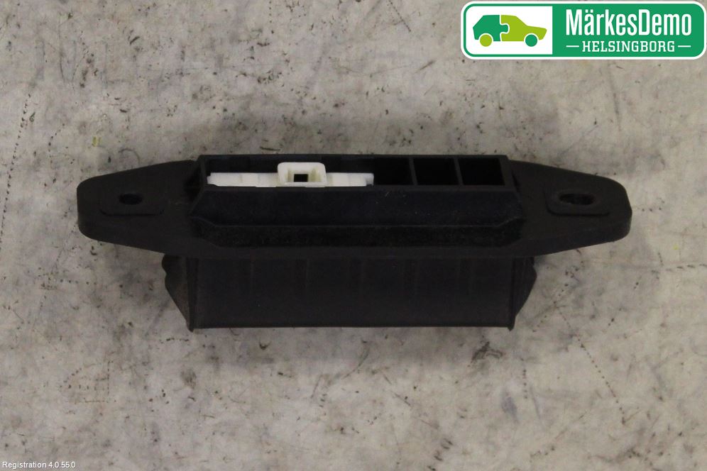 Toyota AURIS 13-19 Bakluke Handtak Ytre