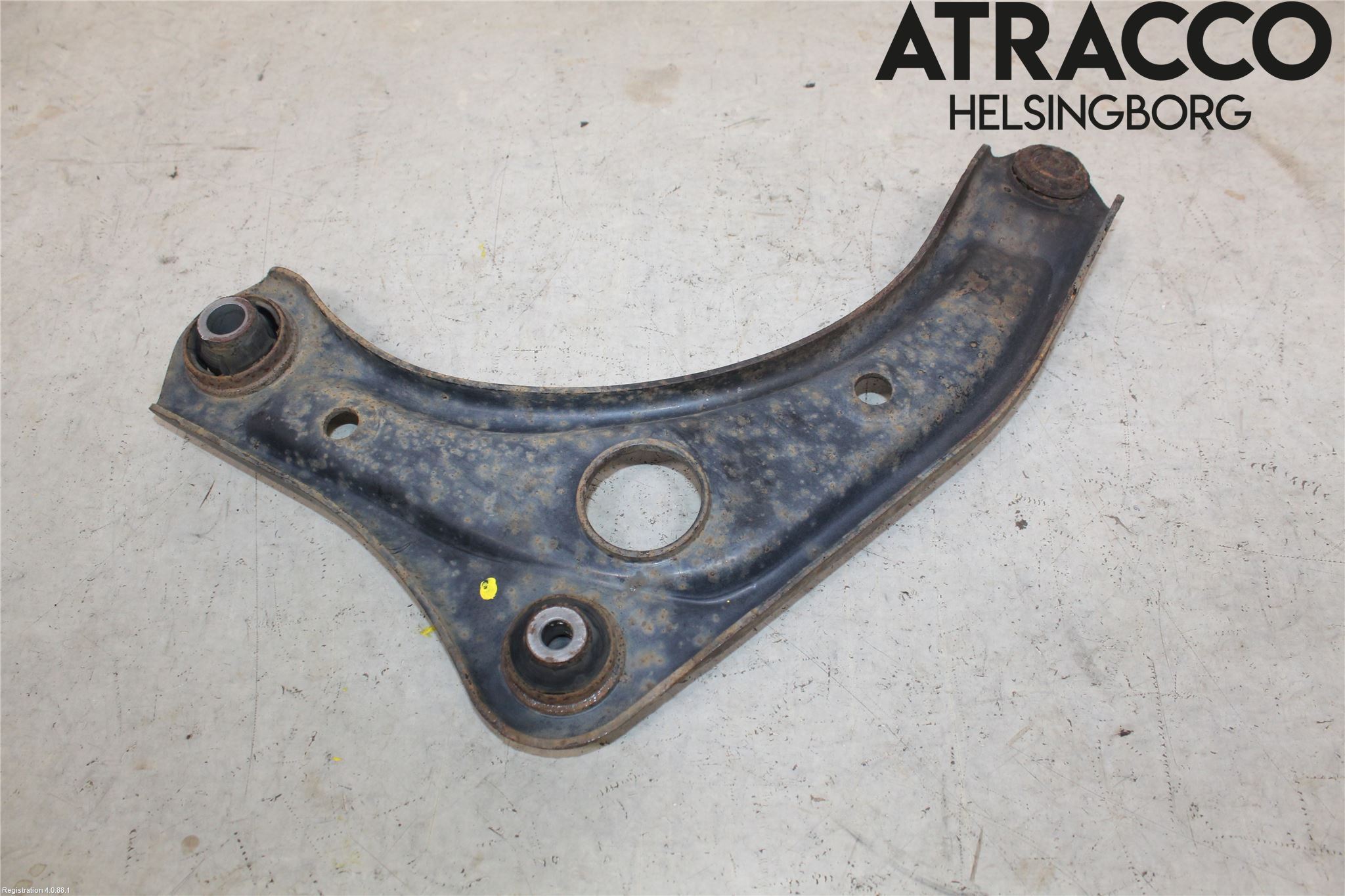 Nissan MICRA 11-16 Bærearm Foran Høyre Nedre