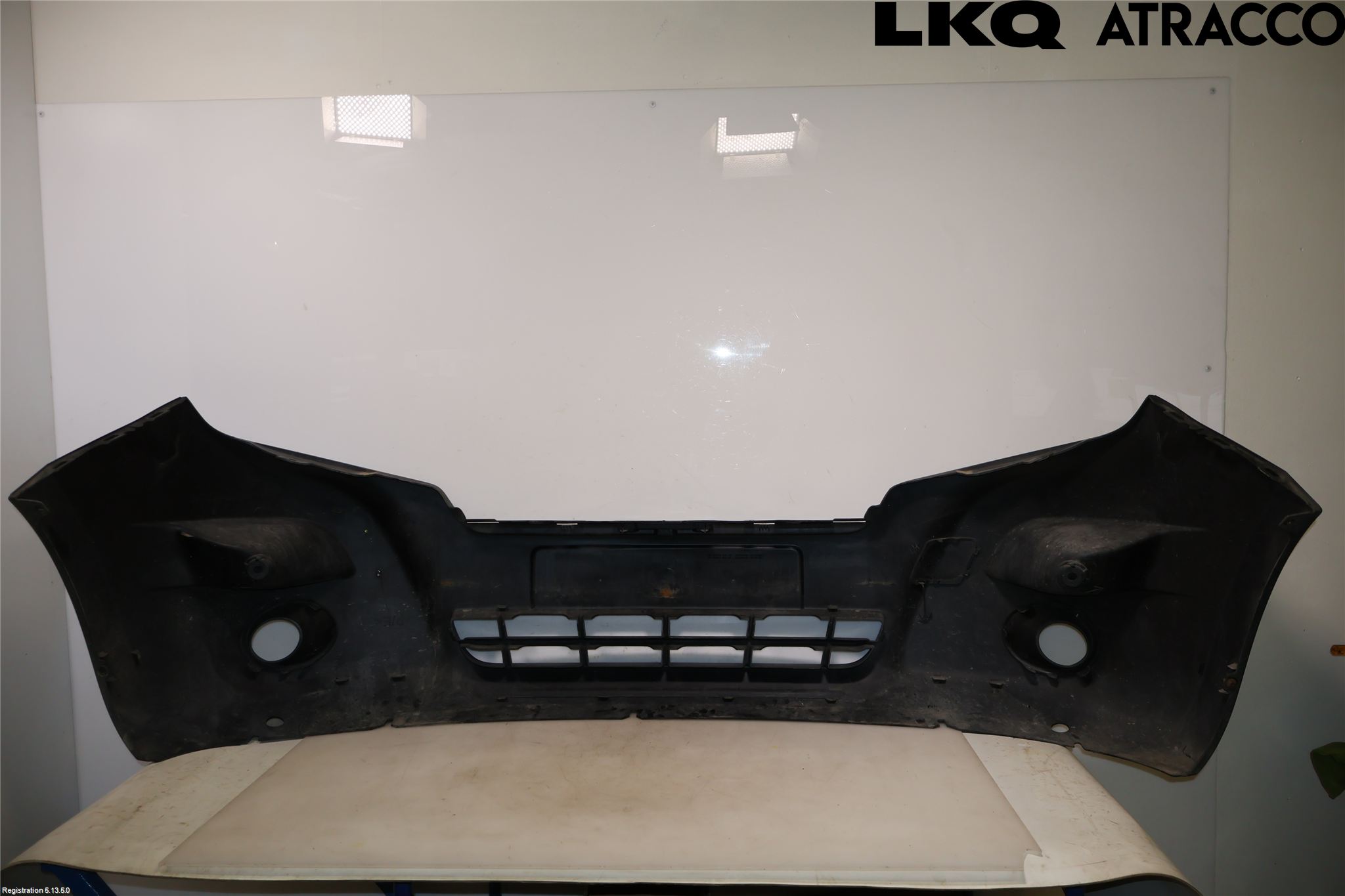 Nissan NV400 12-24 Støtfanger Foran Plastdeksel