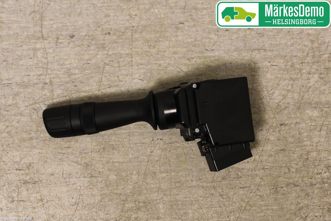 Toyota RAV4 13-18 Bryter Ratt Visker - Spyler