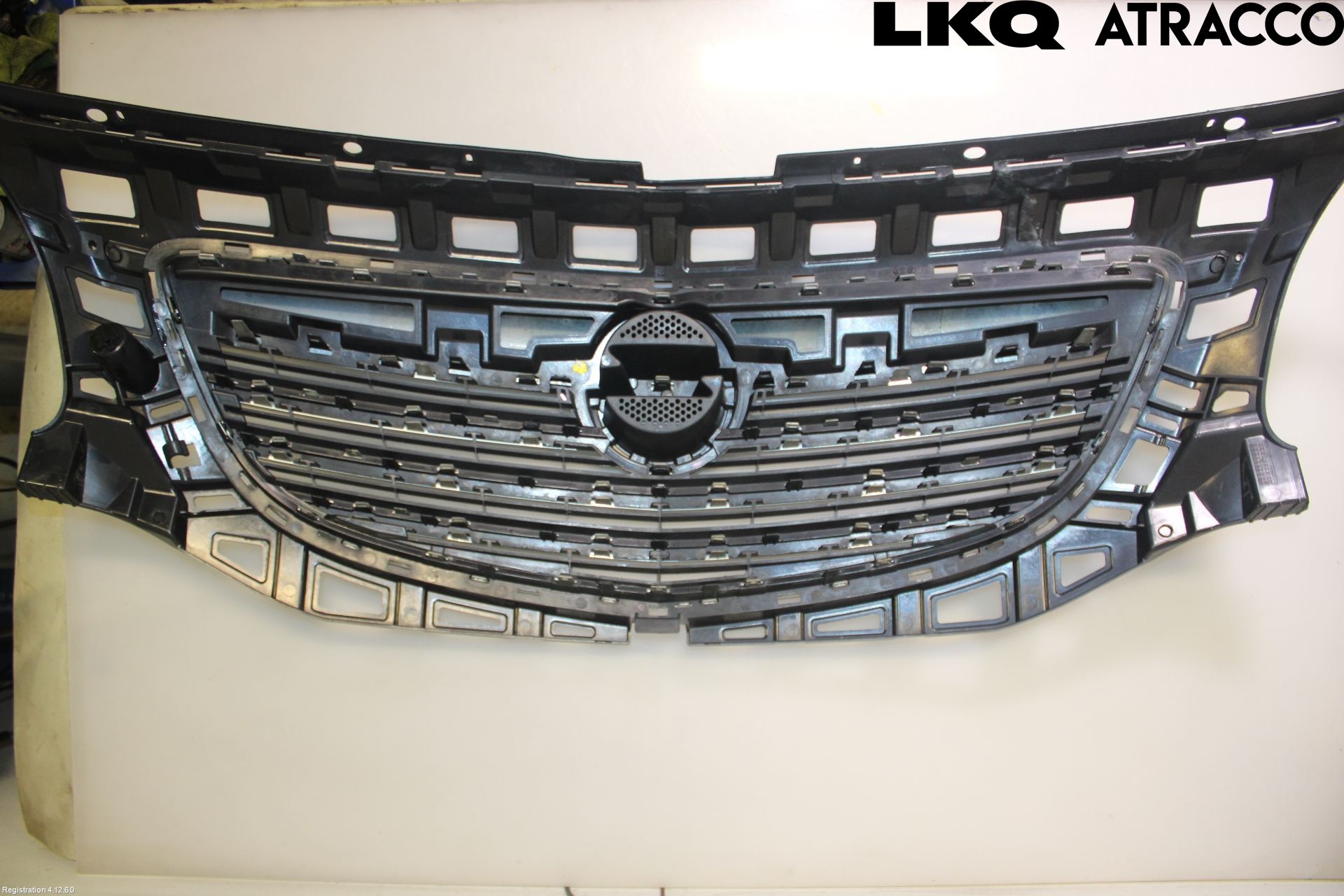 Opel INSIGNIA 09-16 Grill Komplett