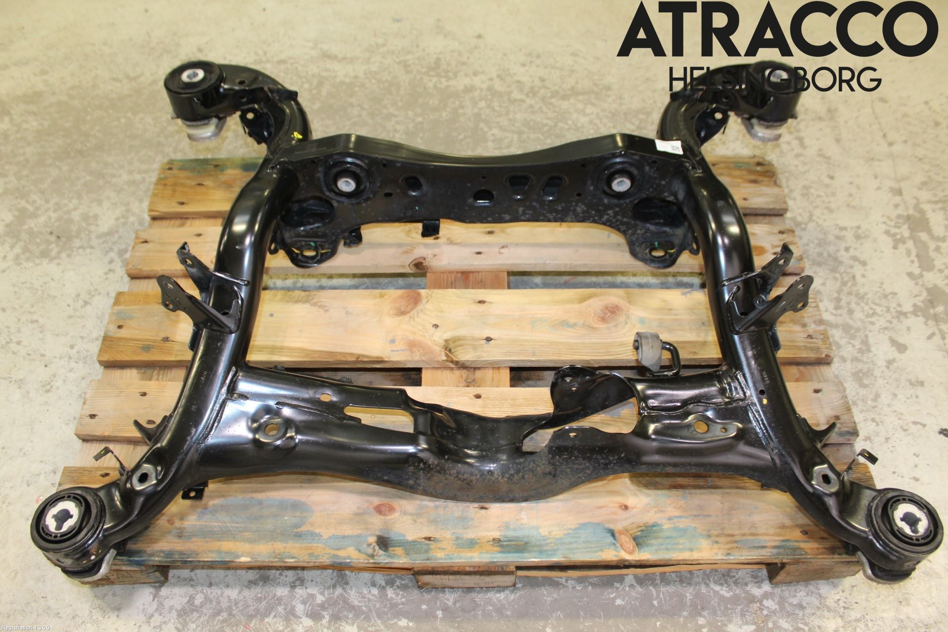 Audi A6 F2/C8 19- Bakaksel Feste Travers-Ramme