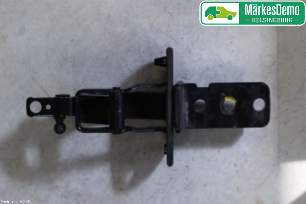 Volvo V70 14-16 Bakluke Hengsel Venstre