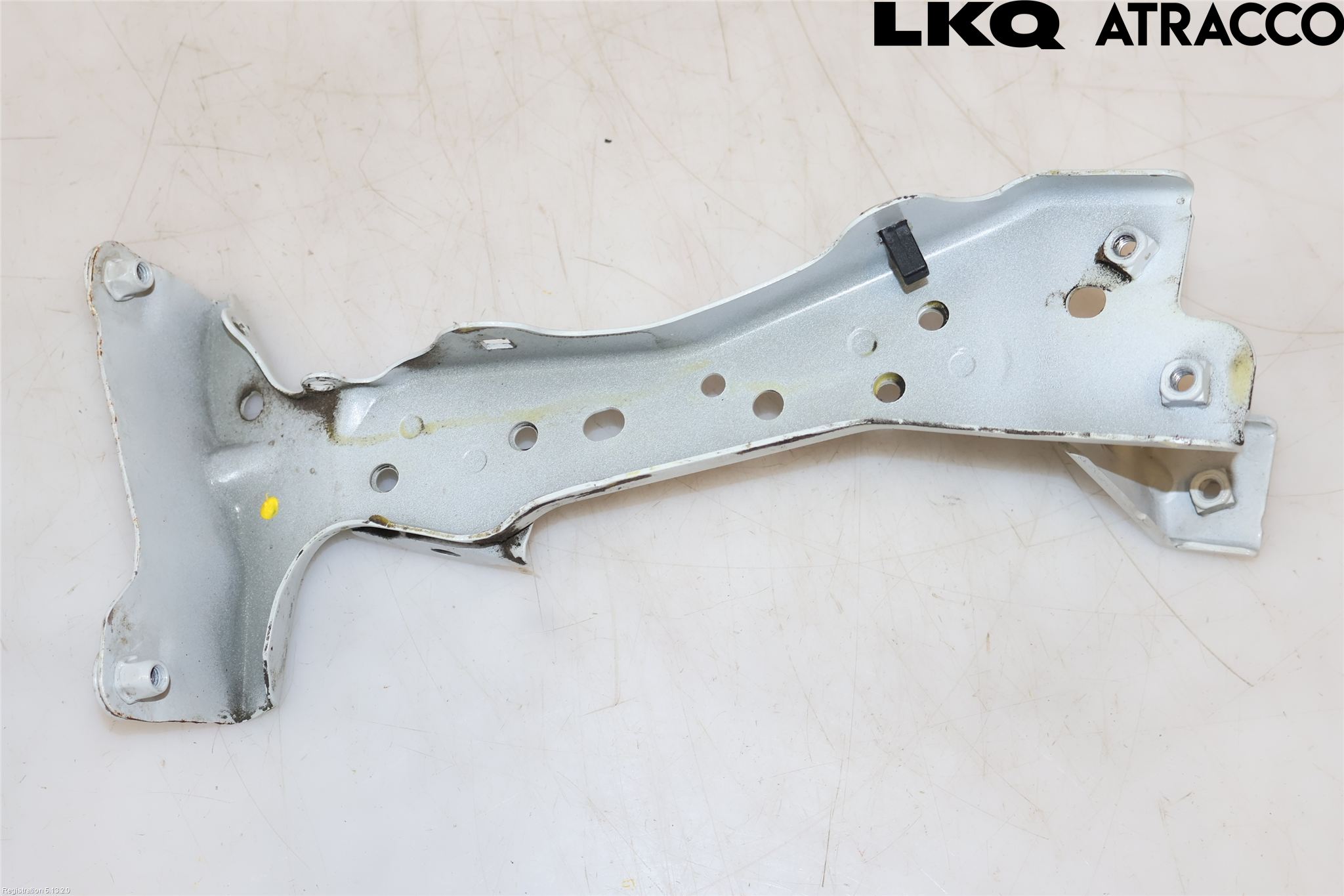 Audi A3/S3 8V 13-20 Frontskjermfeste Venstre