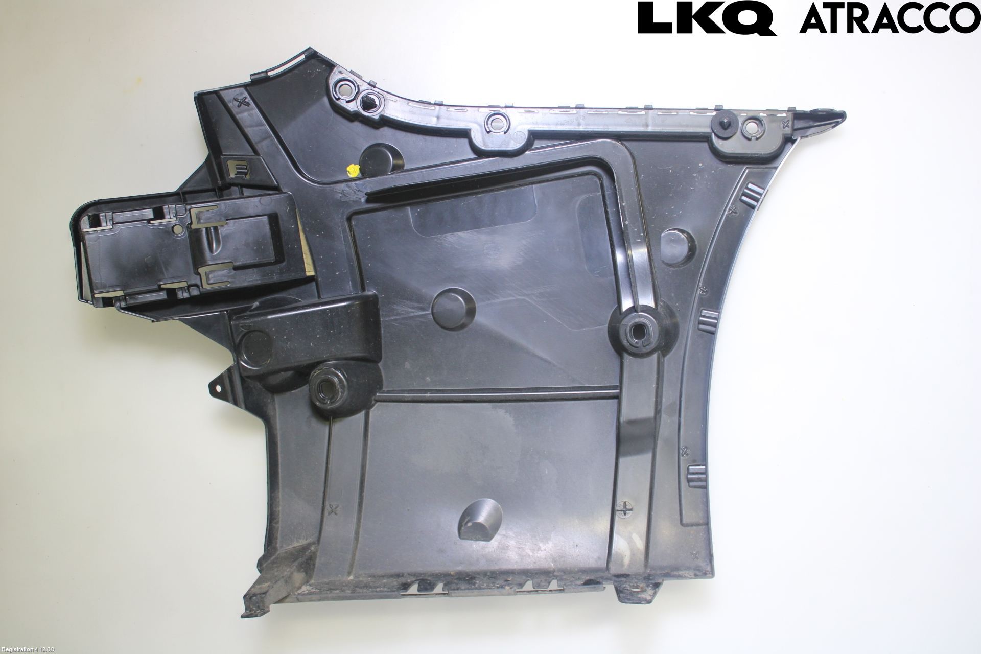 BMW 5 G30/G31/F90 17-23 Støtfangerfeste Bak Venstre